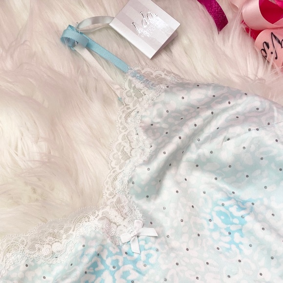 Victoria's Secret Satin Slip - Picture 4 of 6